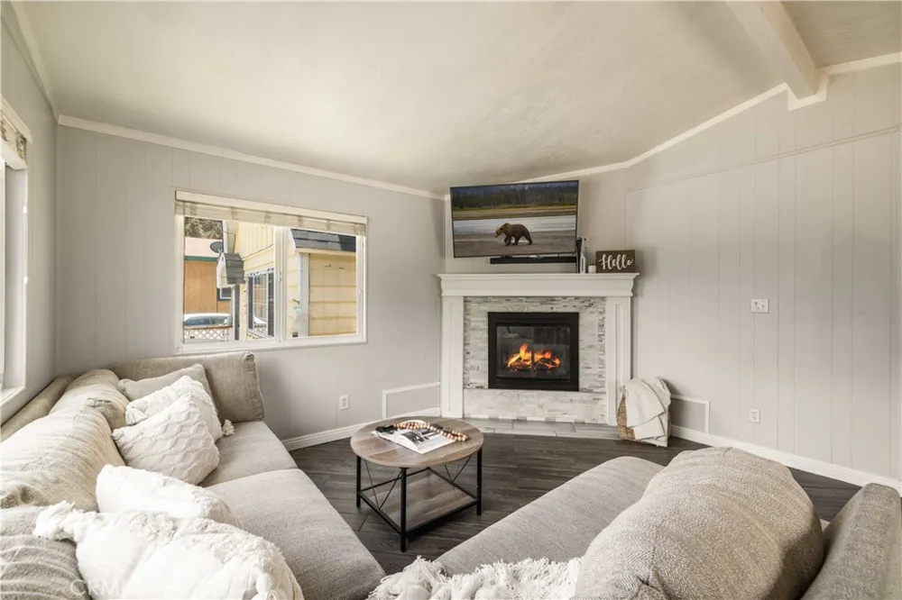 124 Wabash Sugarloaf, CA 92386