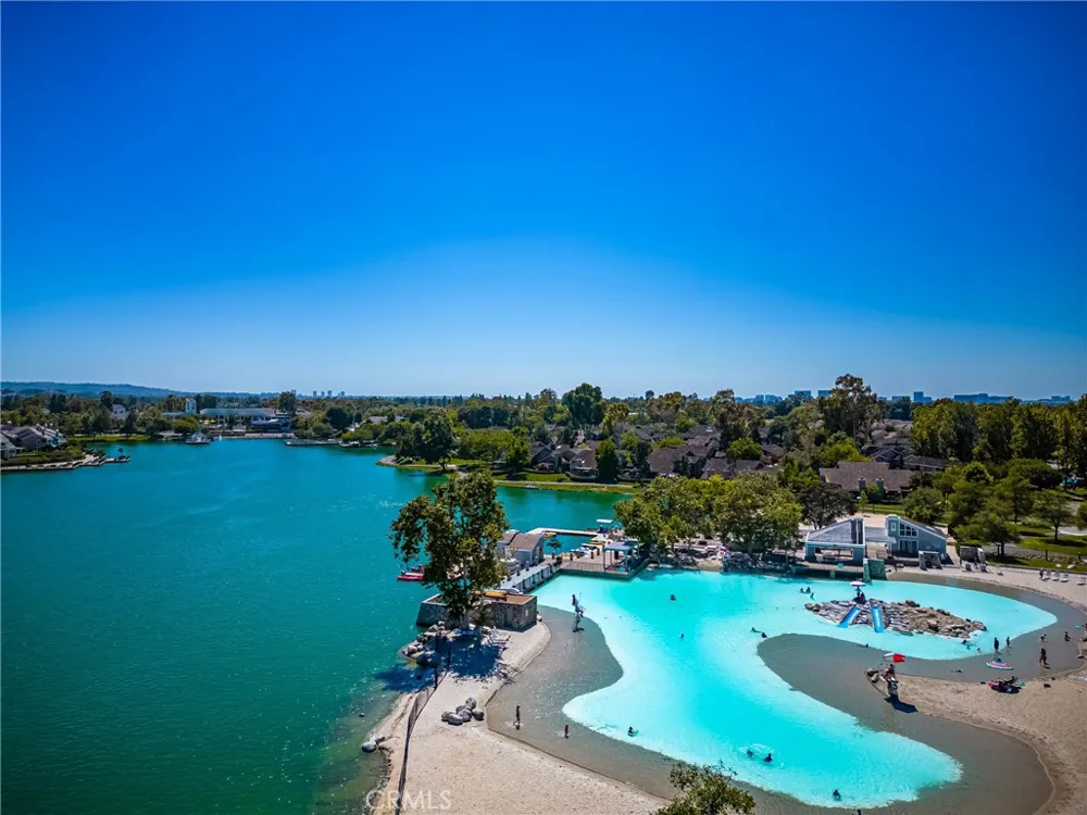 12 Blackswan Irvine, CA 92604