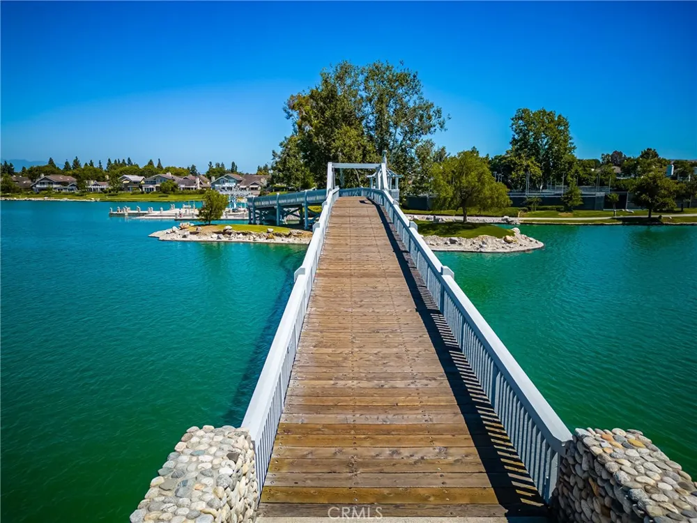12 Blackswan Irvine, CA 92604