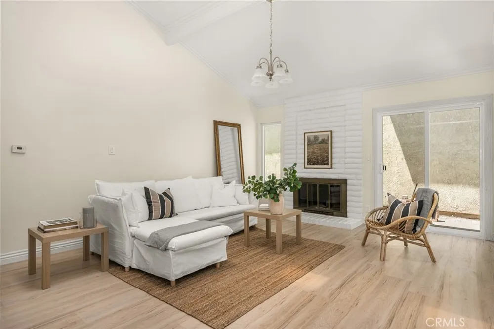 12 Blackswan Irvine, CA 92604