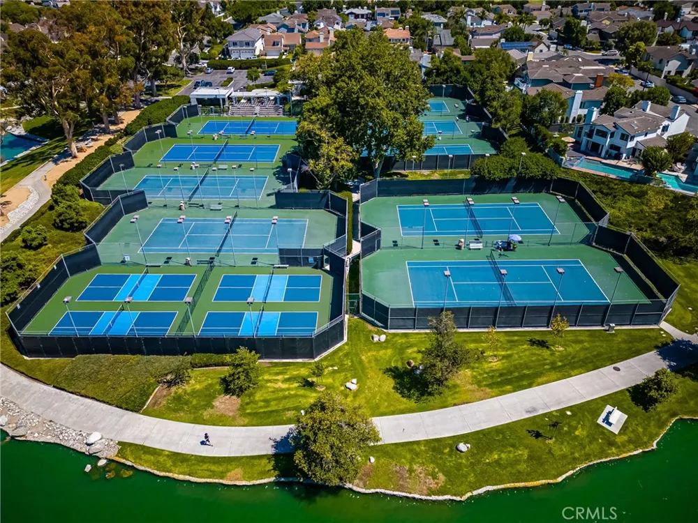 12 Blackswan Irvine, CA 92604