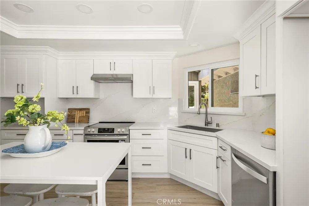 12 Blackswan Irvine, CA 92604