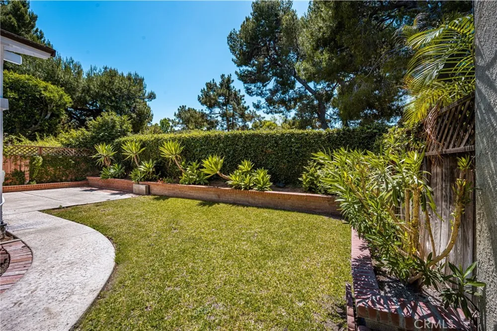 12 Blackswan Irvine, CA 92604