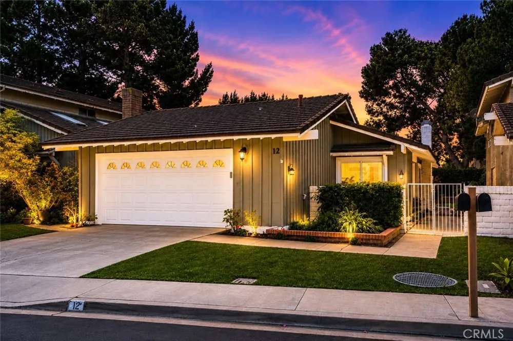 12 Blackswan Irvine, CA 92604