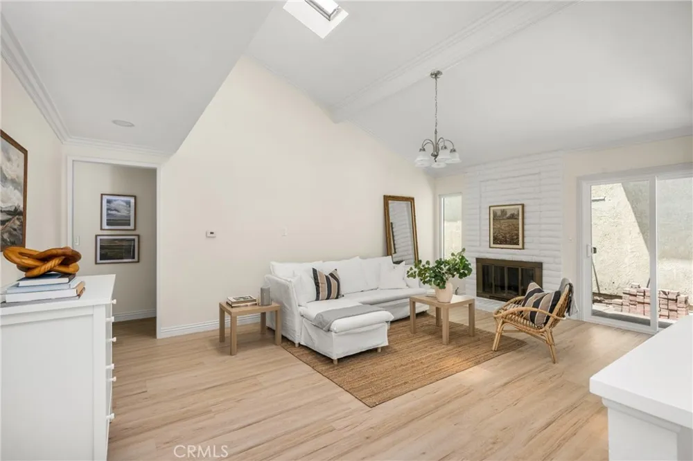 12 Blackswan Irvine, CA 92604