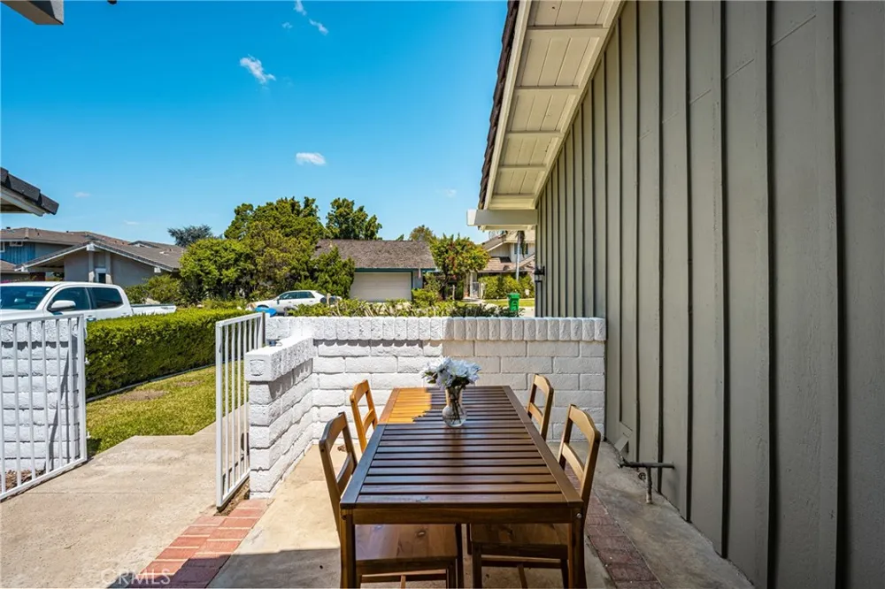 12 Blackswan Irvine, CA 92604