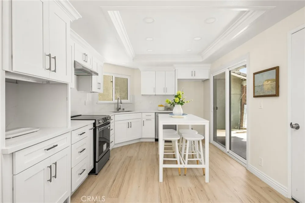 12 Blackswan Irvine, CA 92604