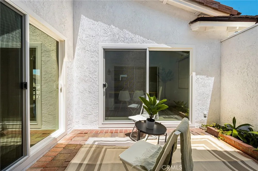 12 Blackswan Irvine, CA 92604