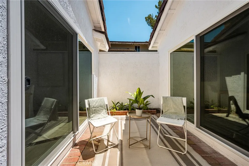 12 Blackswan Irvine, CA 92604
