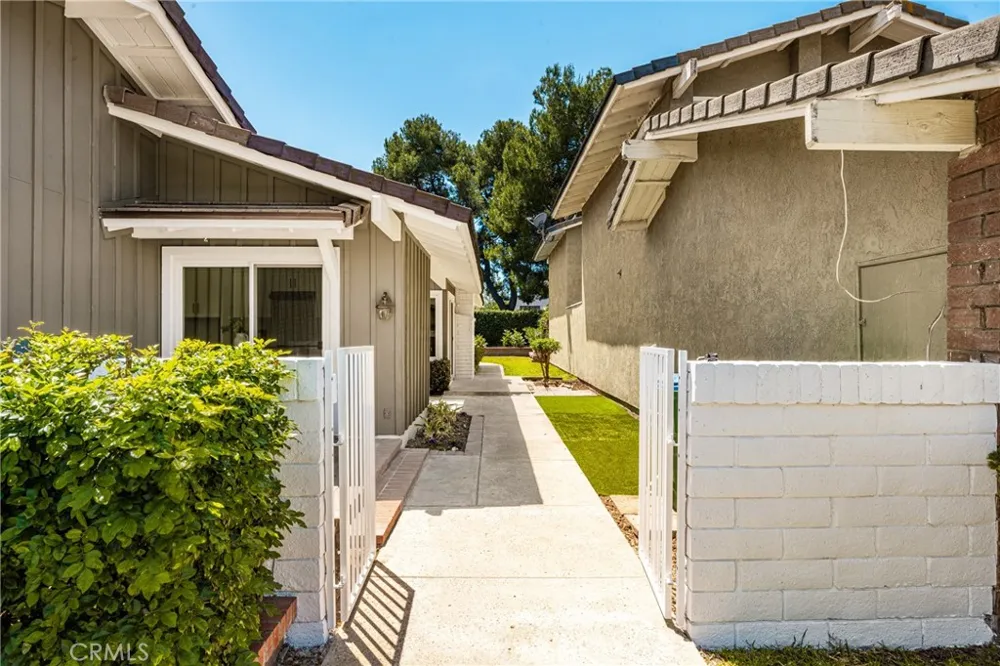 12 Blackswan Irvine, CA 92604