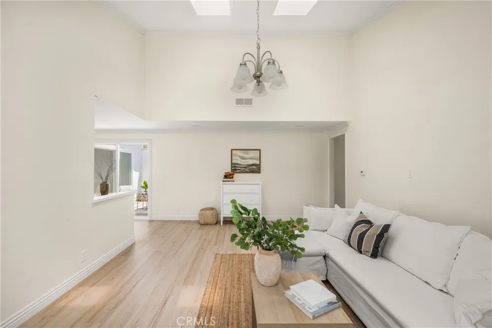 12 Blackswan Irvine, CA 92604