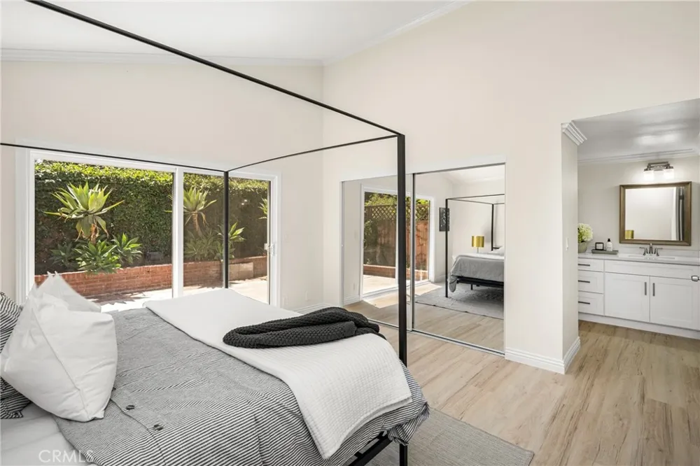 12 Blackswan Irvine, CA 92604