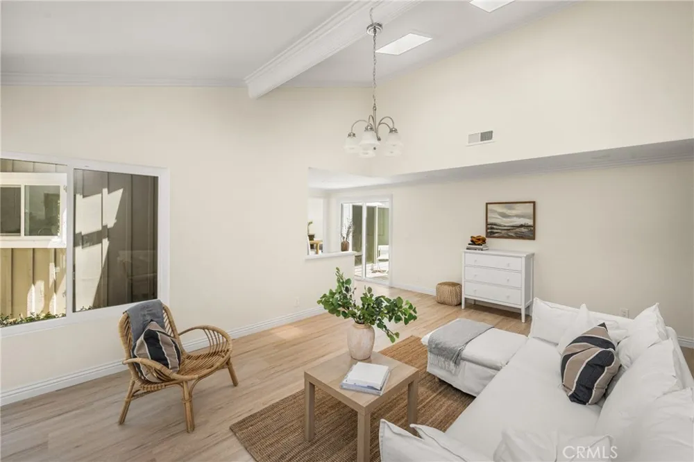 12 Blackswan Irvine, CA 92604