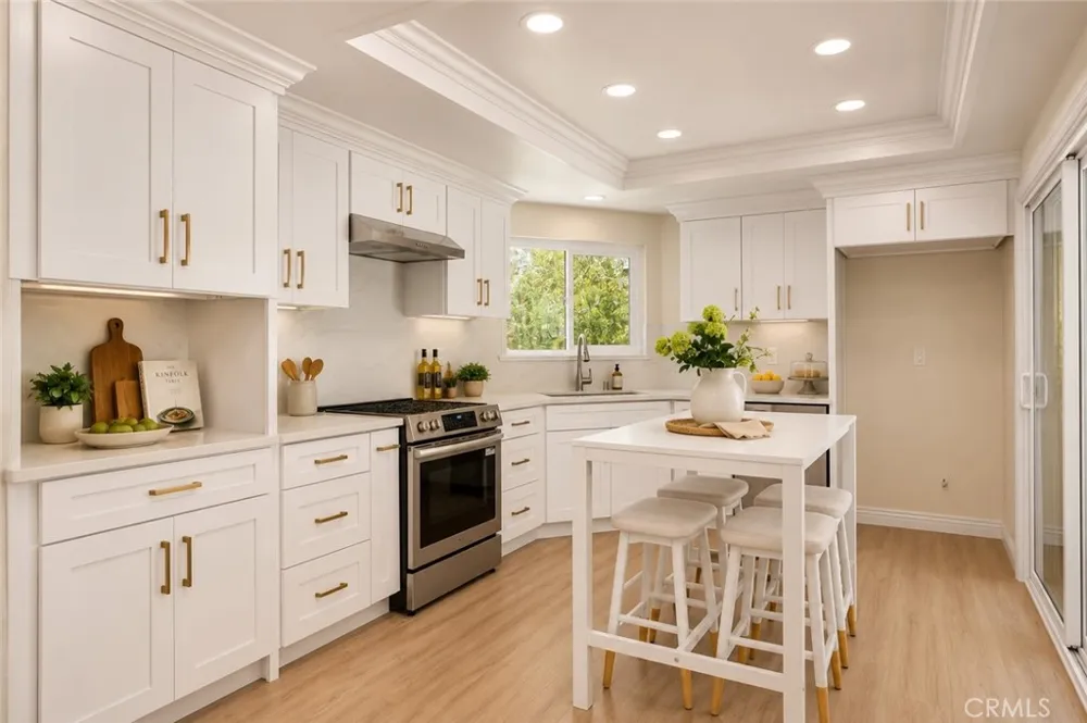 12 Blackswan Irvine, CA 92604