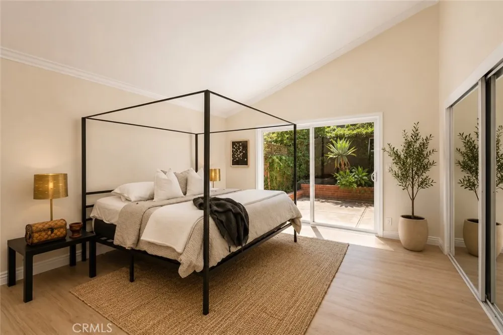 12 Blackswan Irvine, CA 92604