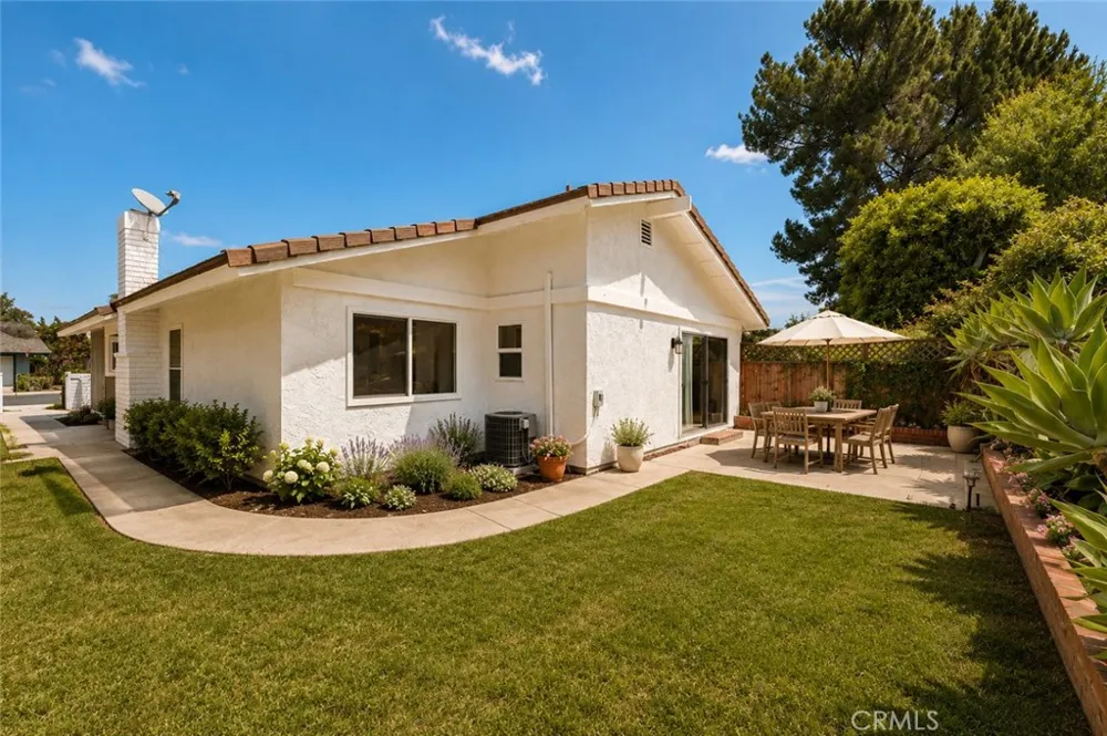 12 Blackswan Irvine, CA 92604
