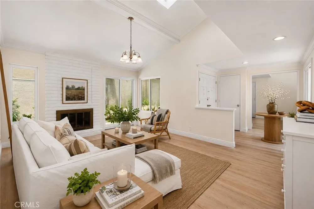 12 Blackswan Irvine, CA 92604