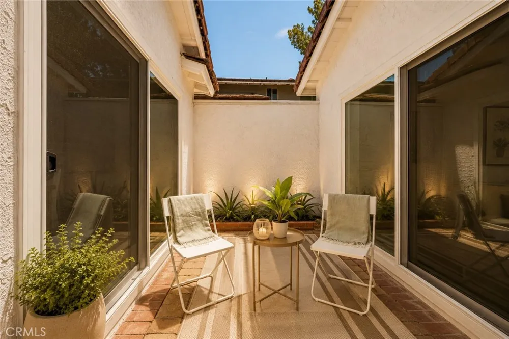 12 Blackswan Irvine, CA 92604