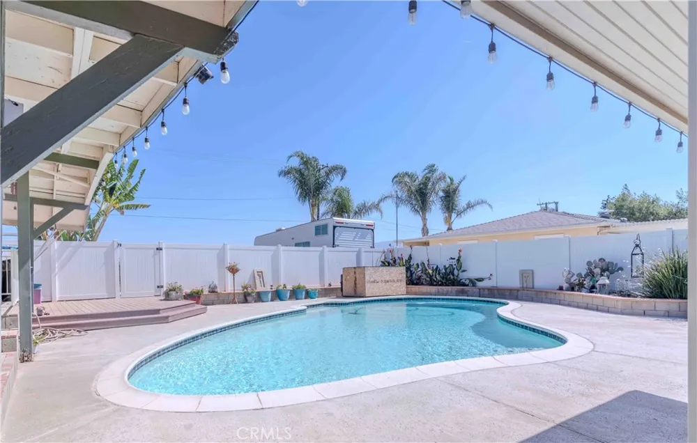 4047 Bluff Norco, CA 92860