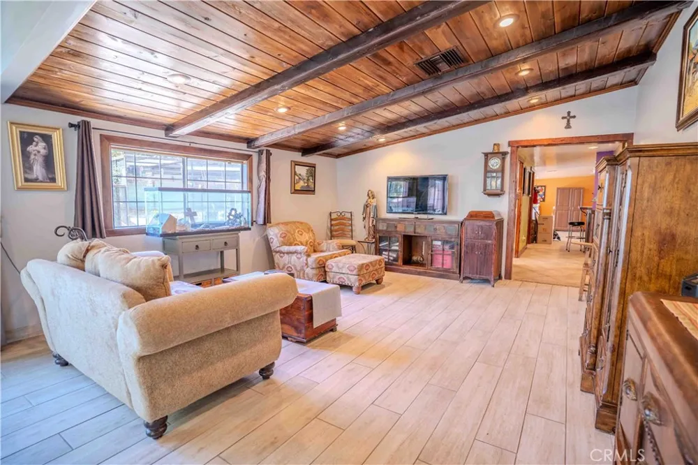 4047 Bluff Norco, CA 92860