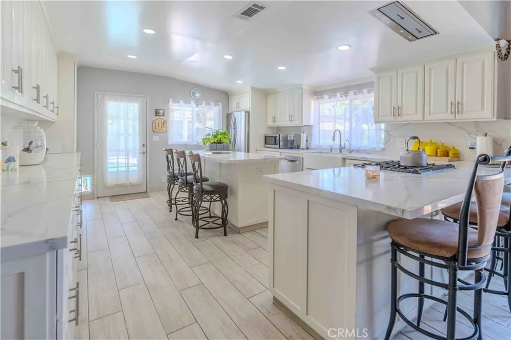 4047 Bluff Norco, CA 92860