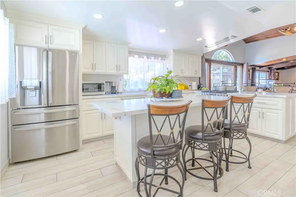 4047 Bluff Norco, CA 92860