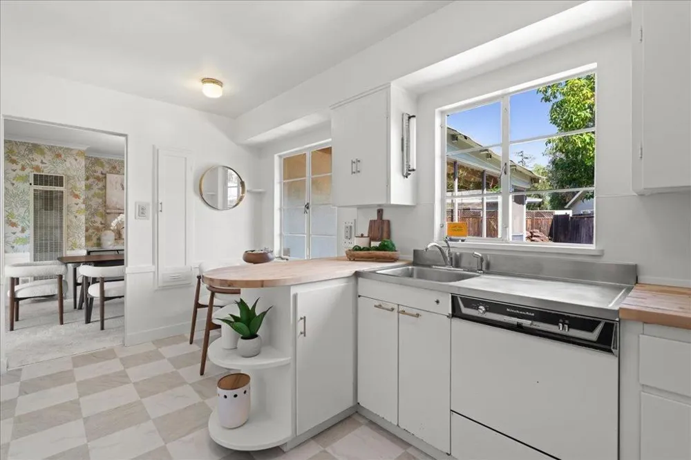 16281 Camino Del Sol Los Gatos, CA 95032