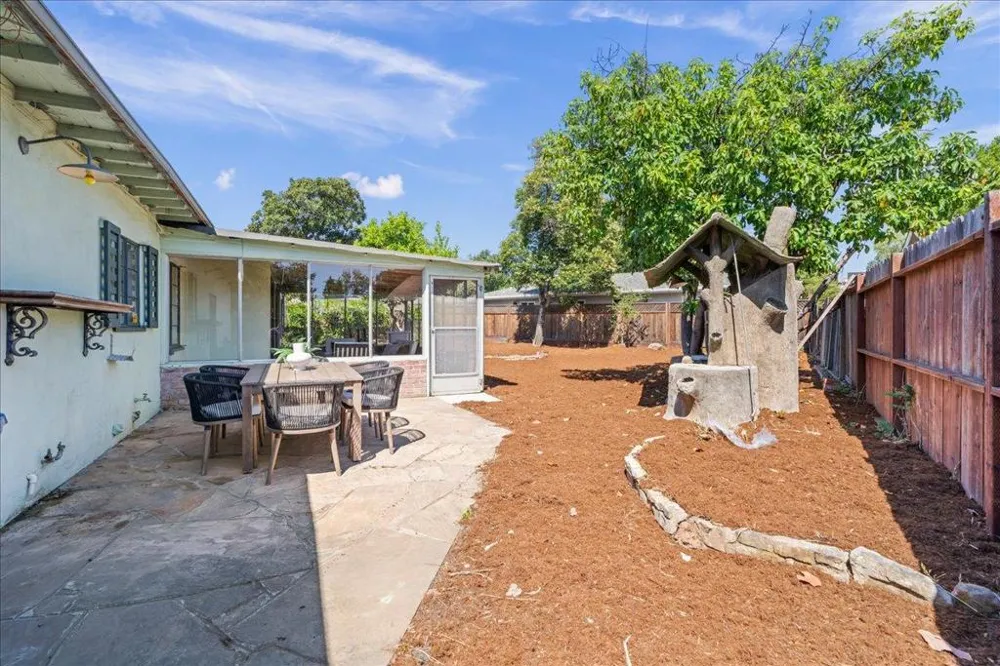 16281 Camino Del Sol Los Gatos, CA 95032