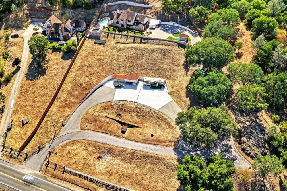 17005 Uvas Road Morgan Hill, CA 95037