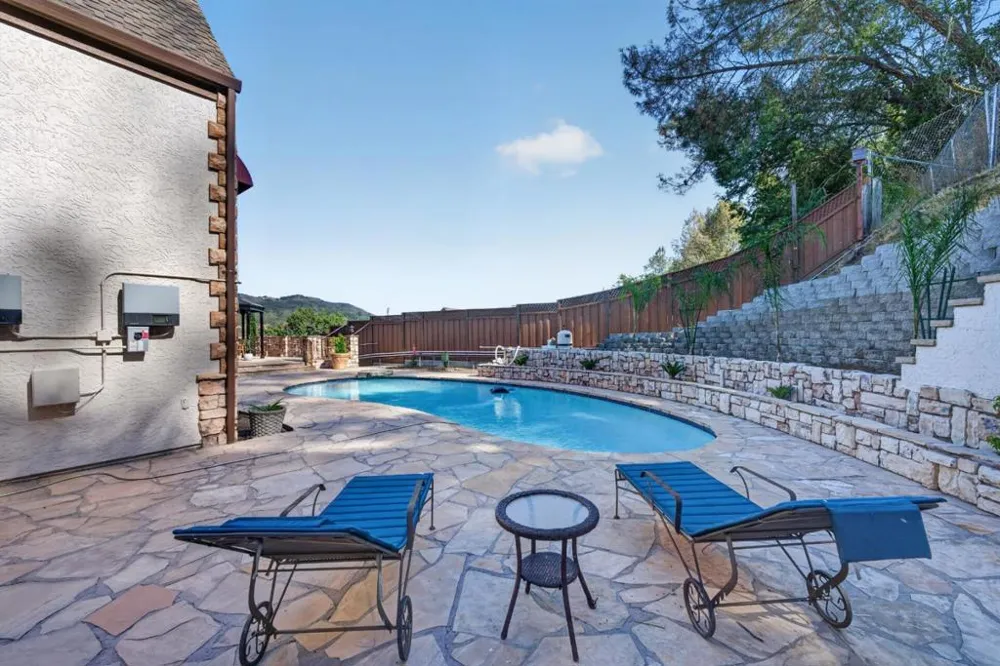 17005 Uvas Road Morgan Hill, CA 95037