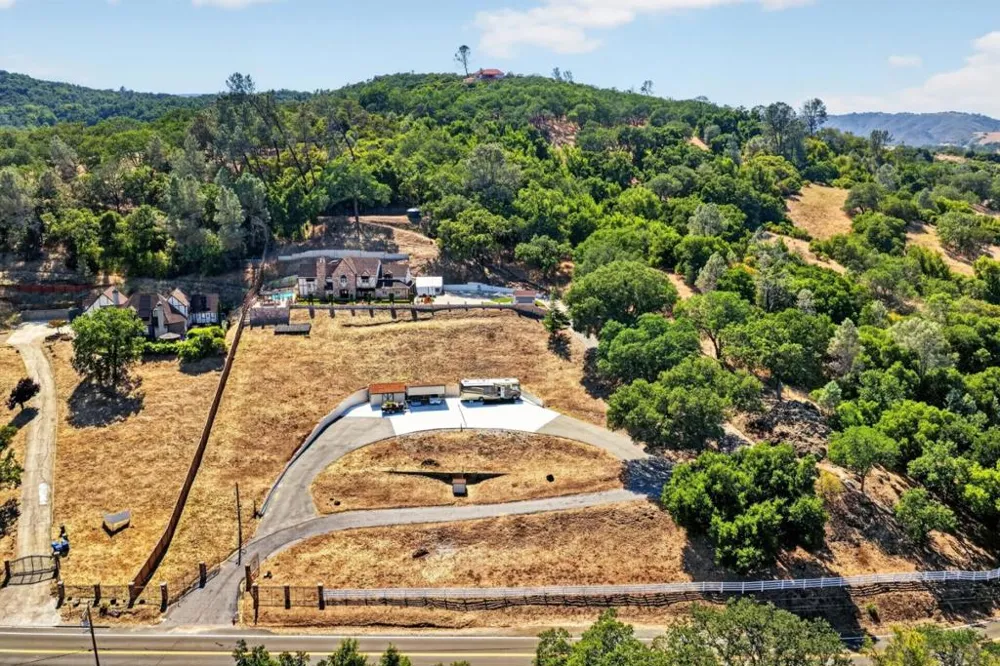 17005 Uvas Road Morgan Hill, CA 95037