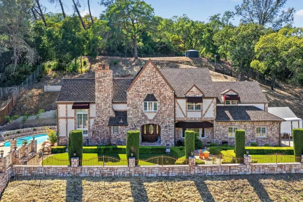 17005 Uvas Road Morgan Hill, CA 95037