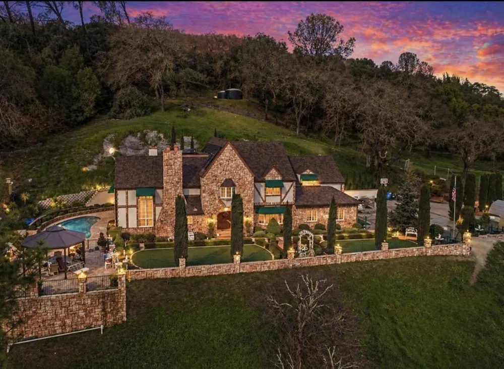 17005 Uvas Road Morgan Hill, CA 95037