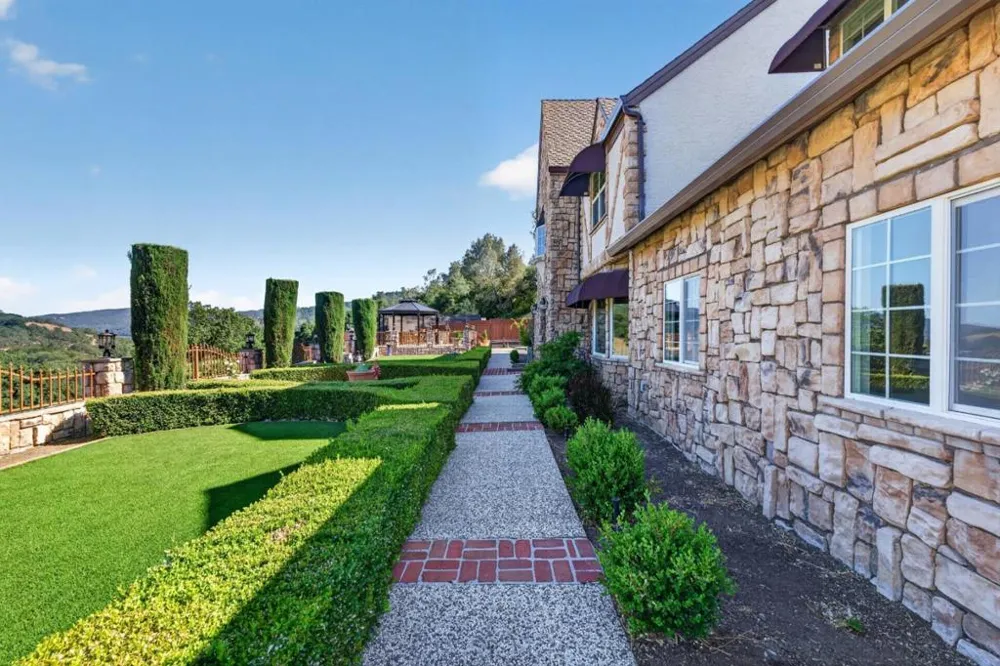 17005 Uvas Road Morgan Hill, CA 95037