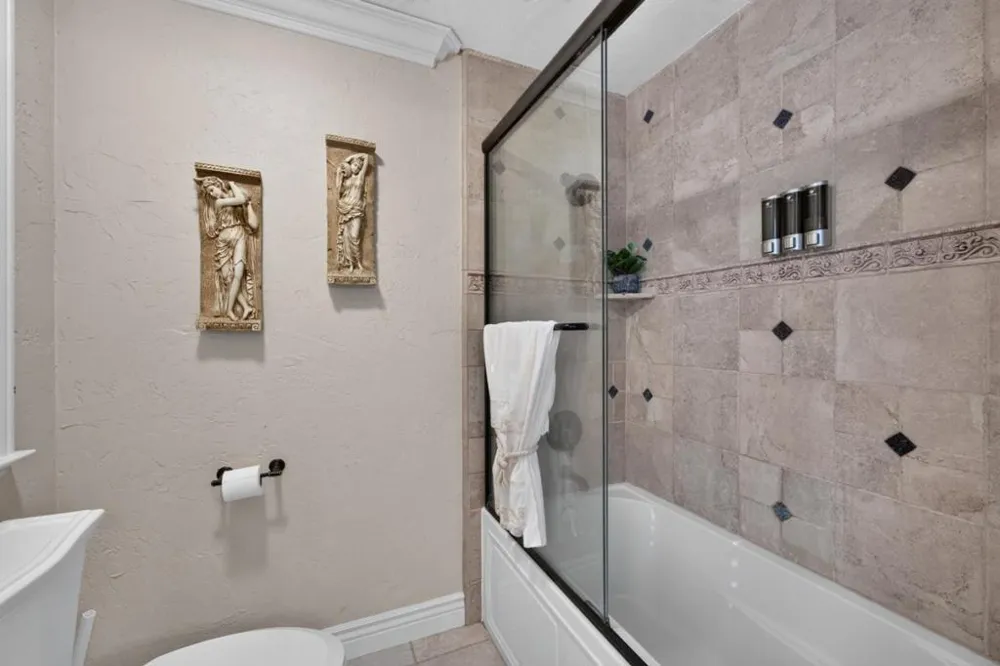 17005 Uvas Road Morgan Hill, CA 95037