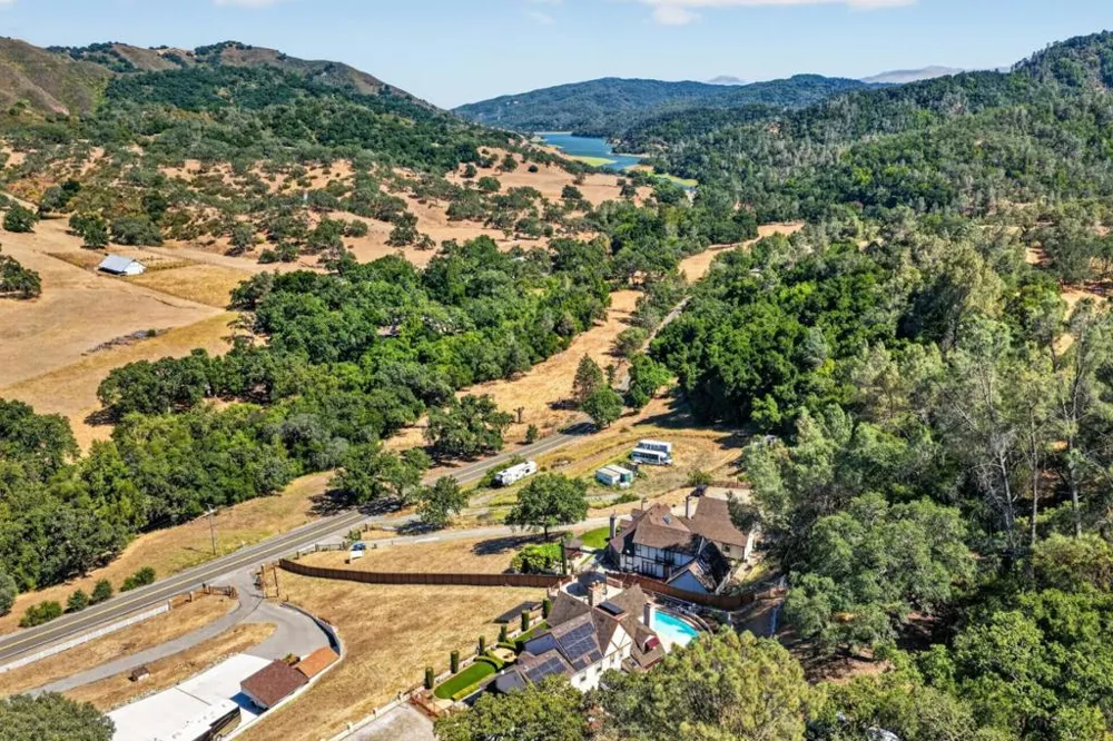 17005 Uvas Road Morgan Hill, CA 95037