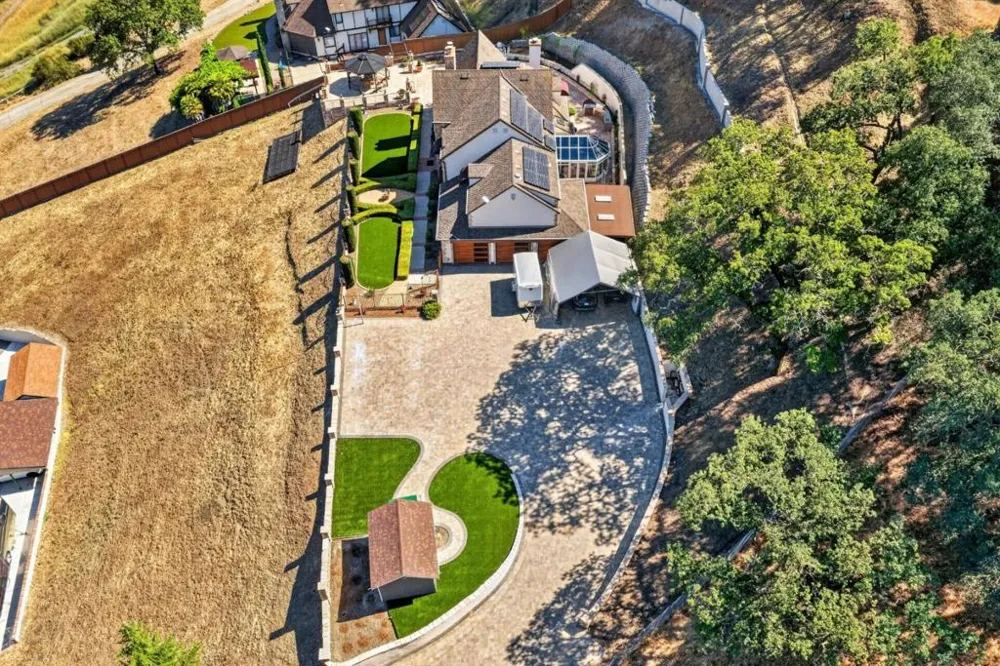 17005 Uvas Road Morgan Hill, CA 95037