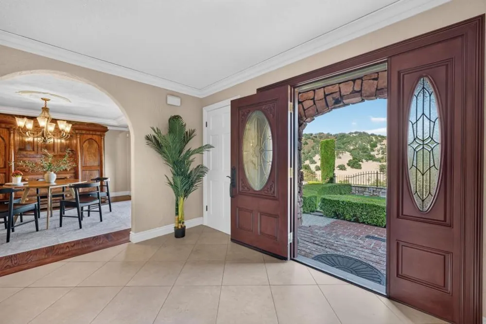 17005 Uvas Road Morgan Hill, CA 95037