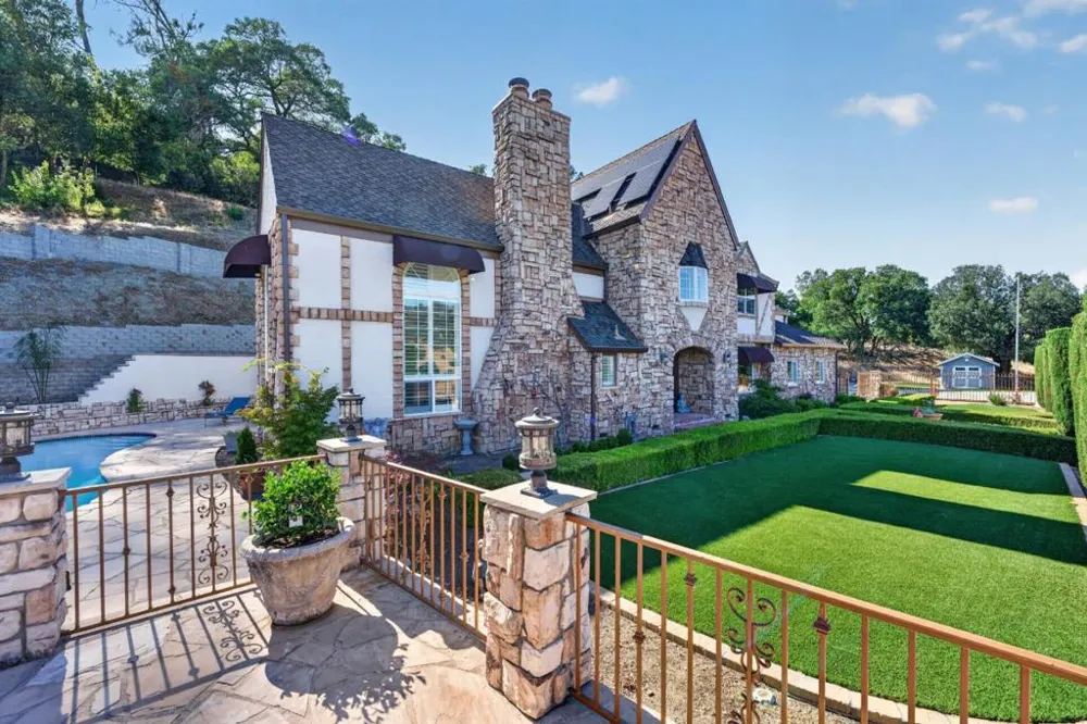 17005 Uvas Road Morgan Hill, CA 95037