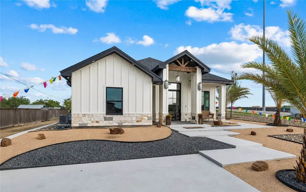 12921 E Elliff Street Corpus Christi, TX 78410
