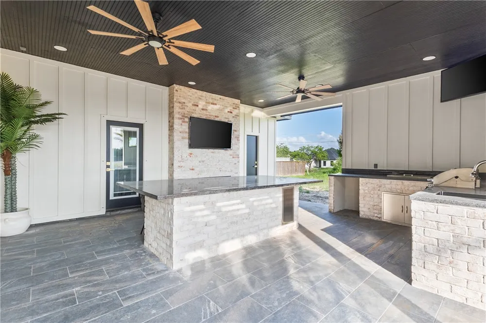 12921 E Elliff Street Corpus Christi, TX 78410