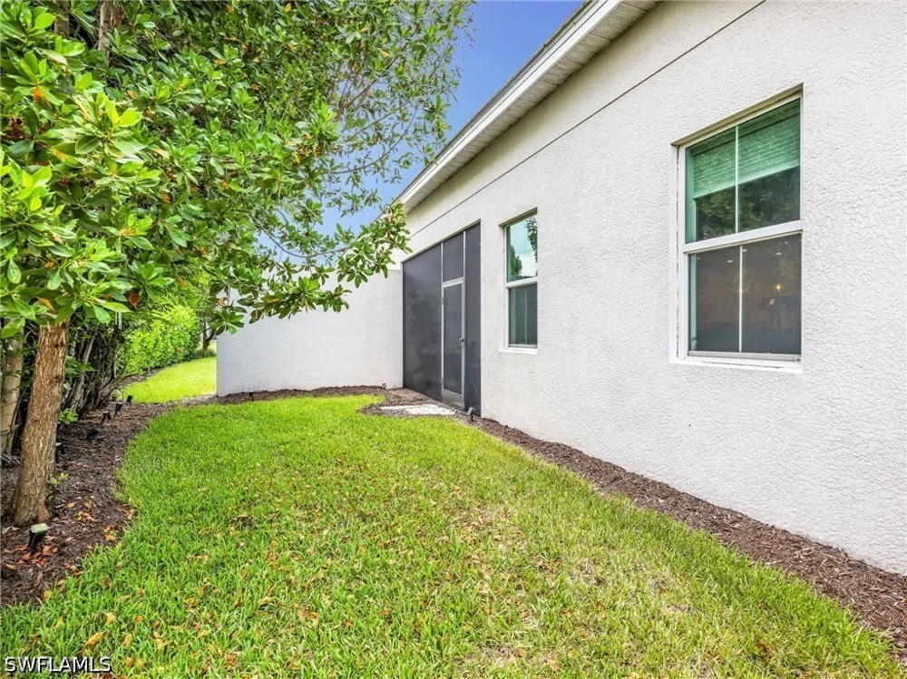 Saint Lucia Drive Naples, FL 34114