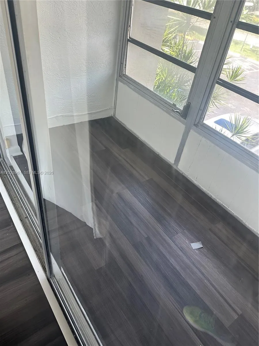 5 Jacaranda Country Club Dr #206 Plantation, FL 33324