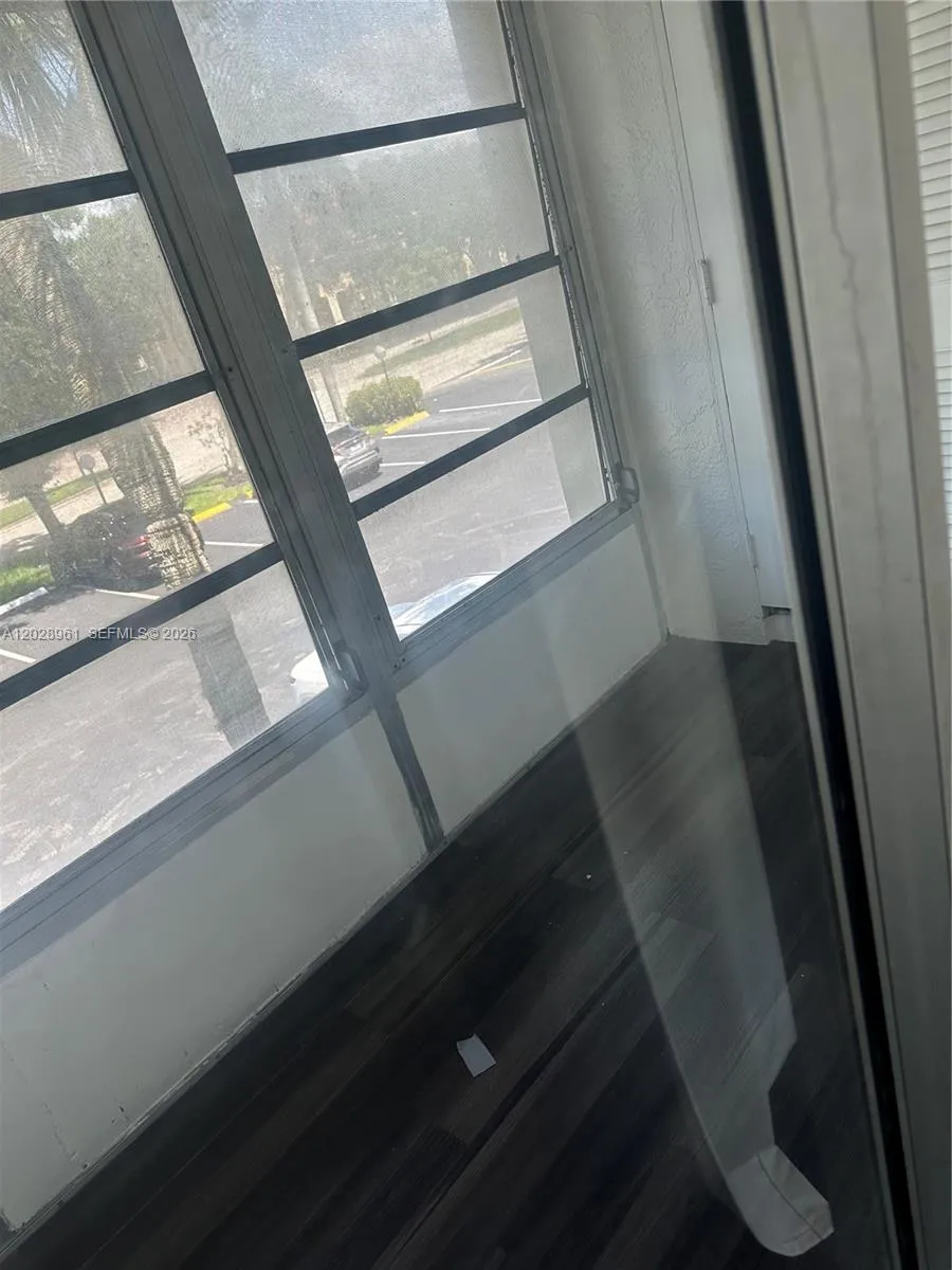5 Jacaranda Country Club Dr #206 Plantation, FL 33324