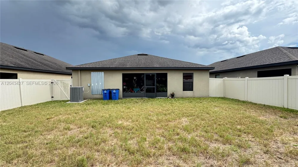 1012 Wynnmere Walk Ave Other City - In The State Of Florida, FL 33570
