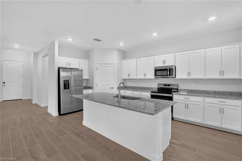 3225 Weston Manor Drive Alva, FL 33920