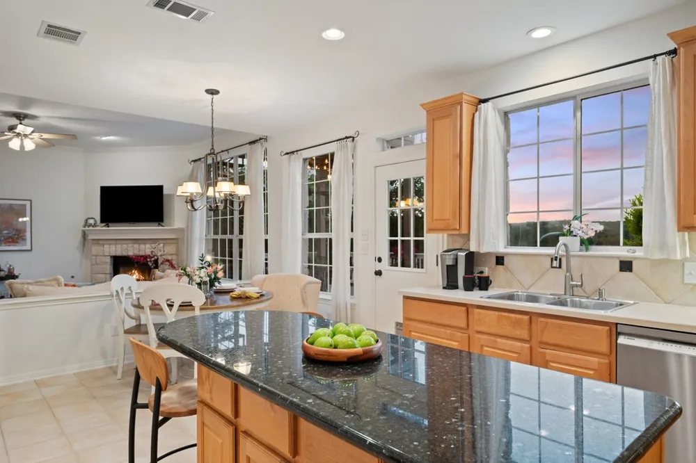12217 Lake Stone Drive Austin, TX 78738