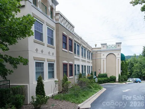 37 Hiawassee Street #W103