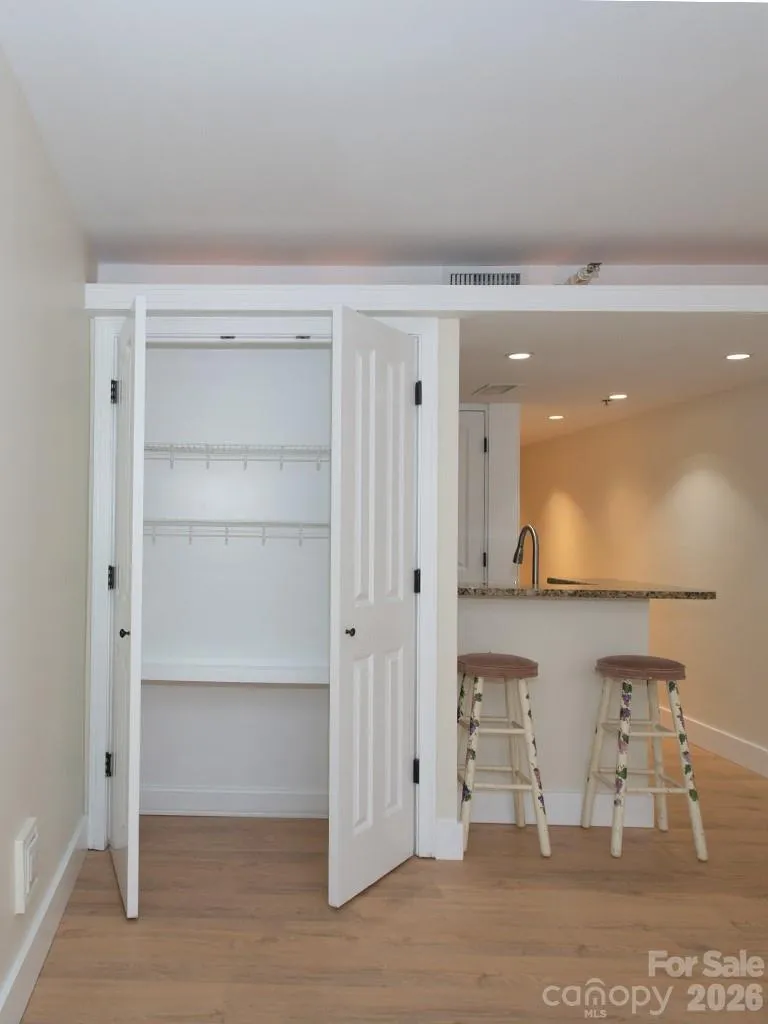 37 Hiawassee Street #W103 Asheville, NC 28801