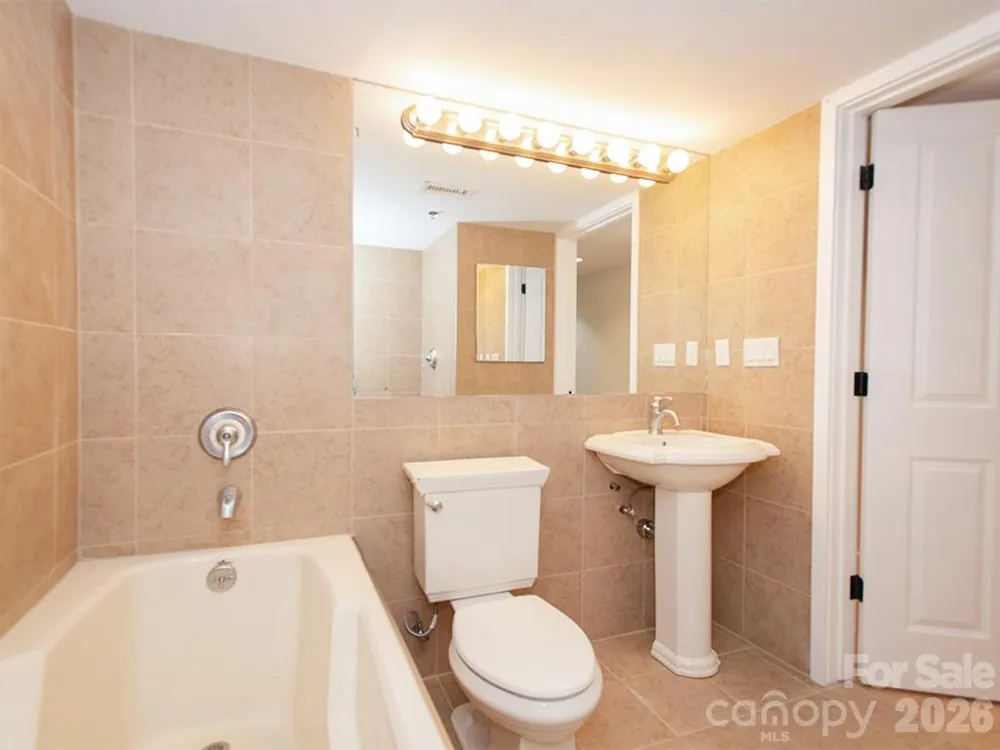 37 Hiawassee Street #W103 Asheville, NC 28801